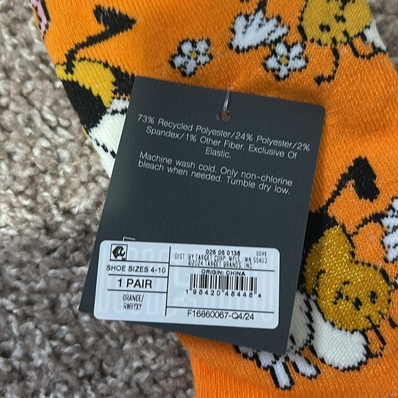 Hello Socks! - Picture 3 of 4